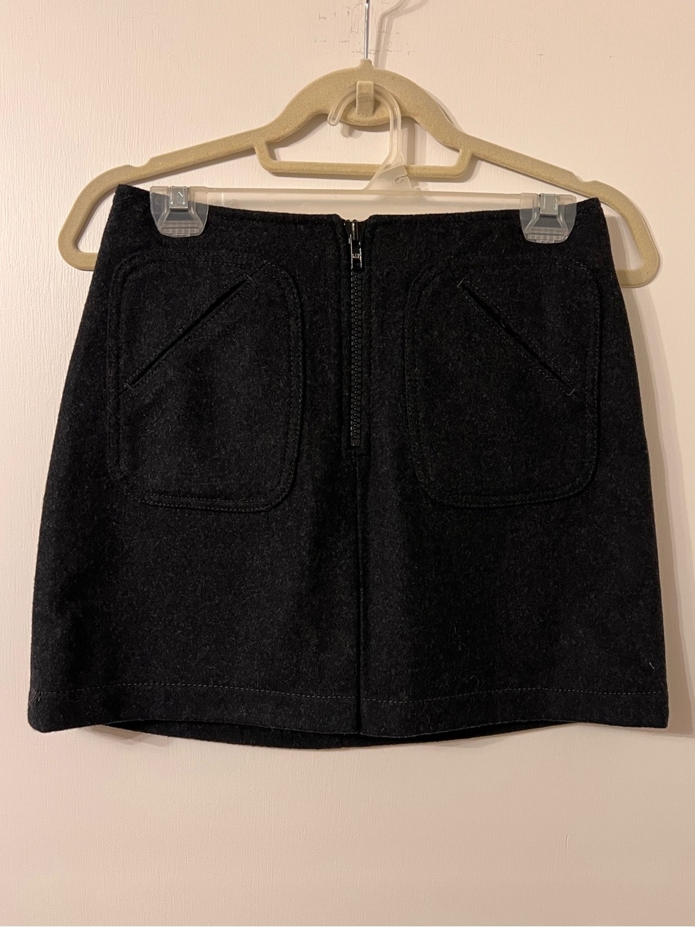 Y2K GAP VIRGIN WOOL DARK GRAY MINI SKIRT ✨